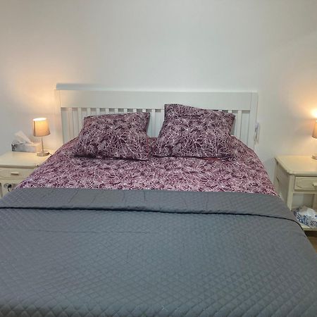 Chambre Parentale , Salle De Bain Privee, Acces Plages & Vue Mer Du Salon Dans Appartement Partage Chez L'Habitant ,, Master Bedroom, Private Bathroom, Beach Access & Sea View Cannes Extérieur photo