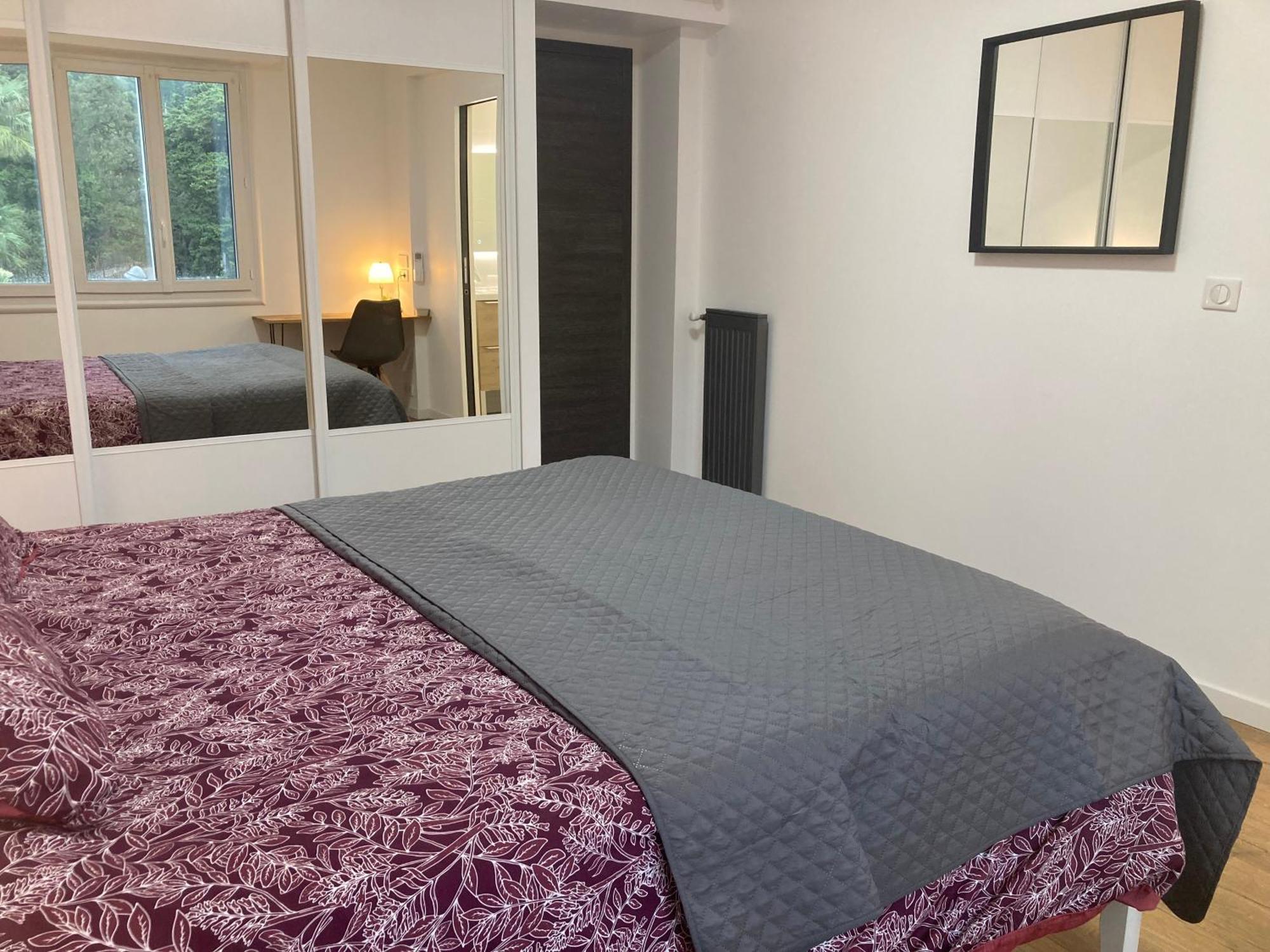 Chambre Parentale , Salle De Bain Privee, Acces Plages & Vue Mer Du Salon Dans Appartement Partage Chez L'Habitant ,, Master Bedroom, Private Bathroom, Beach Access & Sea View Cannes Extérieur photo