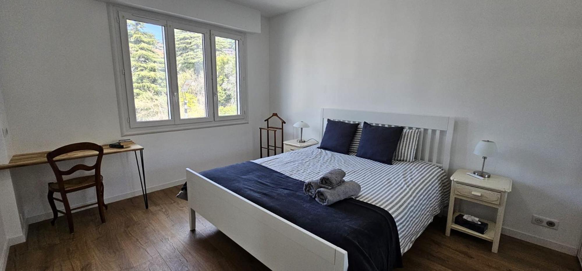 Chambre Parentale , Salle De Bain Privee, Acces Plages & Vue Mer Du Salon Dans Appartement Partage Chez L'Habitant ,, Master Bedroom, Private Bathroom, Beach Access & Sea View Cannes Extérieur photo